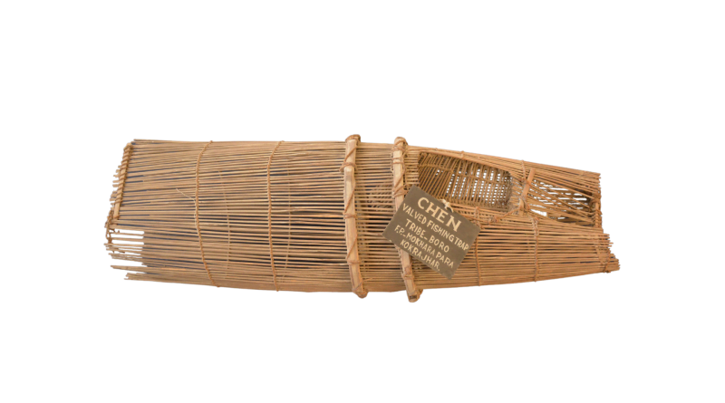 Fishing trap with a valve